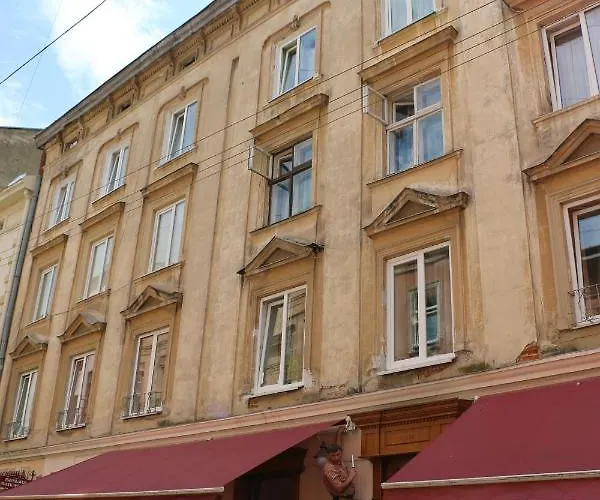 затишні в центрі міста * Lviv